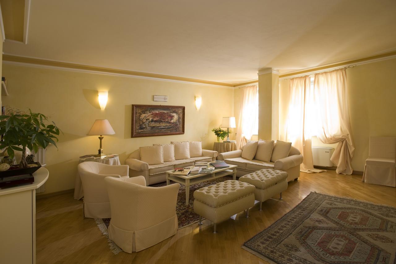 Albergo Castiglione Langhe Castiglione Tinella Exterior foto